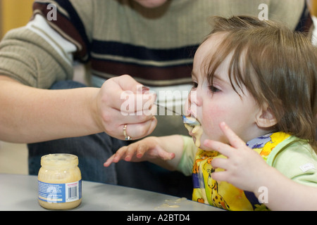 Kinderbetreuung im Vereinigten Evangelisch-methodistische Gemeindehaus Stockfoto