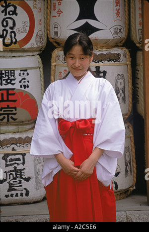 Nahaufnahme eines jungen Mädchens in native Kleid in Kobe, Japan Stockfoto