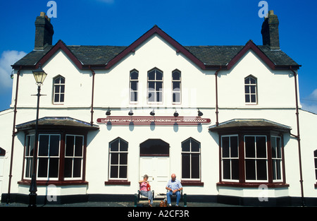 Bahnhof in Llanfairpwllgwyngyll die Stadt mit der weltweit längsten Namen auf der Insel Anglesey in Wales Stockfoto