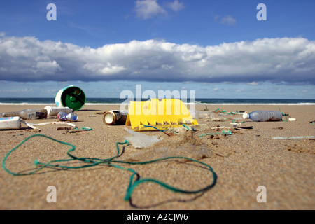 Müll angespült am Strand Cornwall UK Stockfoto