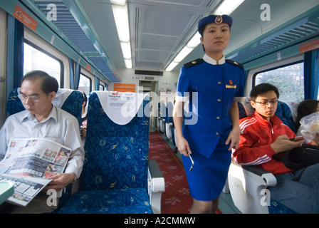 An Bord von Hongkong nach Guangzhou express durch Zug Stockfoto