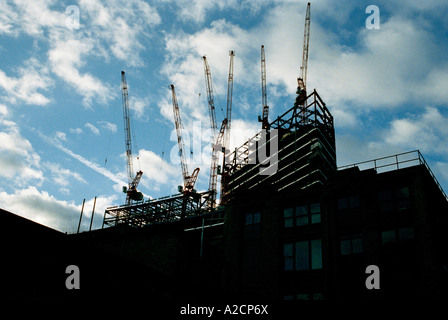 Hohen Bürohaus im Bau in der Nähe von Liverpool Street in London Stockfoto