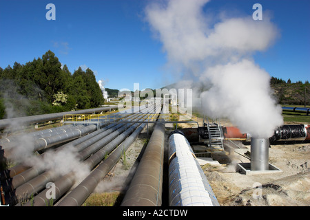 Geothermische Kraftwerk in der Nähe von Taupo, wanderte, Nordinsel, Neuseeland Stockfoto