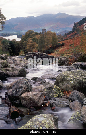 "Ashness Brücke" im Herbst "Lake District" Stockfoto