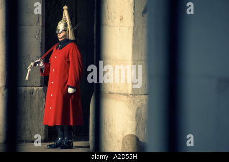 Haushalt Kavallerie Gardist im Dienst am Whitehall und Horseguards im Zentrum von London Stockfoto