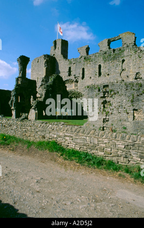 Teil der Ruinen von Middleham Castle, Wensleydale, North Yorkshire, England, UK. Stockfoto