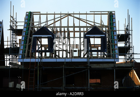 Häuser im Bau auf einer Neubausiedlung, Kesgrave in der Nähe von Ipswich, Suffolk, UK. Stockfoto