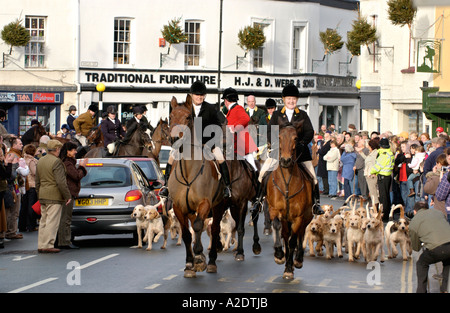 Brecon und Wanderungen Jagd Crickhowell Powys Wales UK GB fahren durch die Stadt Stockfoto