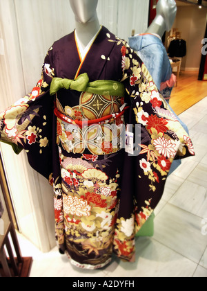 Yukata für Verkauf traditionellen Kleid Tokio Japan Yukata ist buchstäblich bedeutet eine lässige Form der Kimono Yukata Baden Kleider Stockfoto