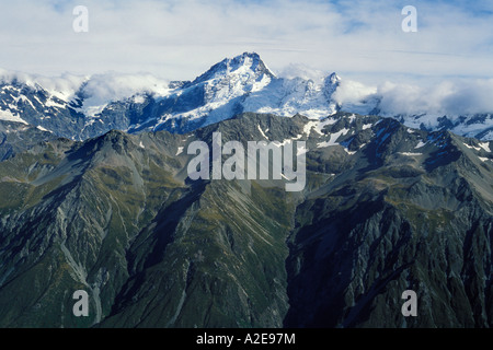 Blick über den vergletscherten Tälern des Mount Cook National Park in Richtung 3151m Mt Sefton, Südalpen, Canterbury, Neuseeland Stockfoto