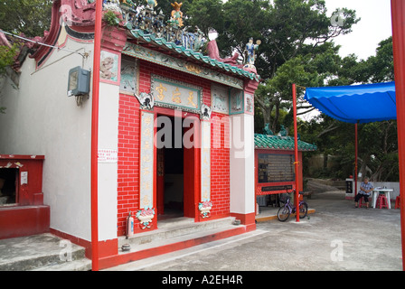 dh Sai Wan CHEUNG CHAU HONG KONG Chinese Tin Hau Tempel Schrein vor dem Eingang Tür Taoismus china Stockfoto