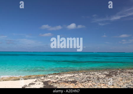 BAHAMAS, Abacos, Loyalist Cays, Mann O'War Cay: Stadt-Blick auf den Atlantischen Ozean Stockfoto