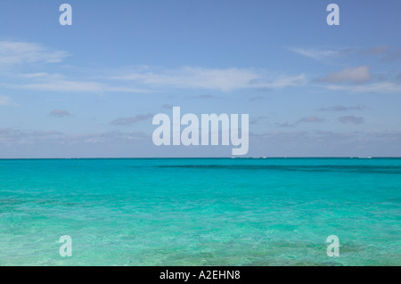 BAHAMAS, Abacos, Loyalist Cays, Mann O'War Cay: Stadt-Blick auf den Atlantischen Ozean Stockfoto