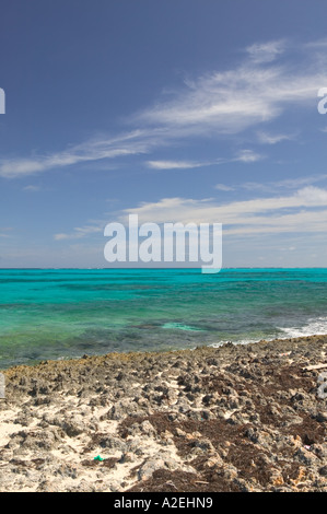 BAHAMAS, Abacos, Loyalist Cays, Mann O'War Cay: Stadt-Blick auf den Atlantischen Ozean Stockfoto