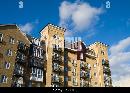 dh Apartment Wohnungen LESEN BERKSHIRE Berks Haus Gebäude neues Außengebäude City Block uk Moderne Wohnwohnungen Stockfoto