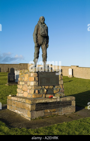 dh Osmondwall HOY ORKNEY RNLI Longhope Rettungsboot Katastrophendenkmal Kirkhope Friedhof Südwände Statue orkneys Stockfoto