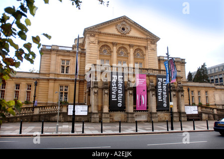 CHELTENHAM TOWN HALL WÄHREND DER JÄHRLICHEN LITERATUR FESTIVAL UK OKT 2006 Stockfoto