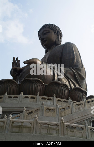 Dh Tian Tan Buddha Statue LANTAU HONG KONG Welthöchste outdoor Buddha Statue 34 Meter hohe Insel groß Stockfoto