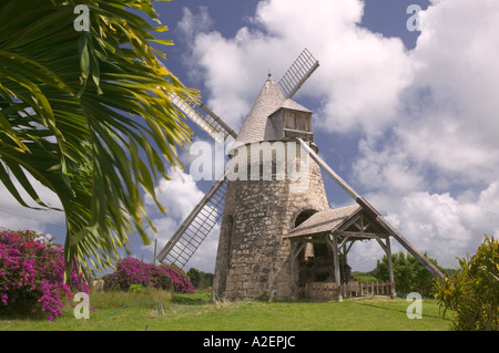 Französische Antillen Guadeloupe, Marie, Galante, Insel BEZARD: Moulin Bezard, funktionierende Windmühle gebaut im Jahre 1814 Stockfoto