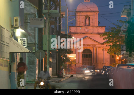 Französische Antillen Guadeloupe, Marie, Galante, GRAND, Insel BOURG: Stadtkirche / Abend Stockfoto