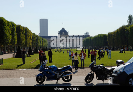 Paris, Parc du Champ de Mars, Ecole Militaire Stockfoto