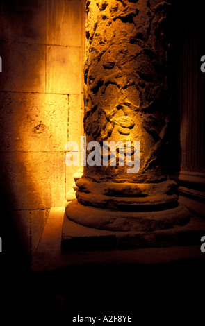 EU, Frankreich, Provence, Bouches du Rhone, Arles. Les Alyscamps, römischen Friedhof. Eglise St, Honorat. Stockfoto