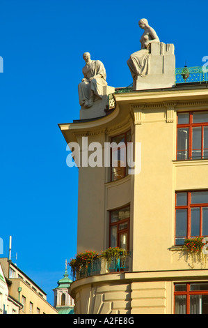 Skulpturen auf neue Rathaus in der Altstadt von Prag die Hauptstadt der Tschechischen Republik EU Stockfoto