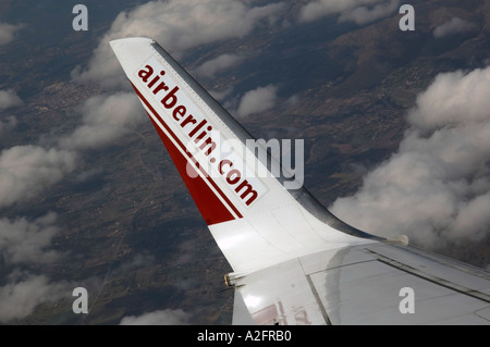 FLÜGELSPITZE MIT AIRBERLIN-LOGO WÄHREND FLUG EUROPA EU Stockfoto