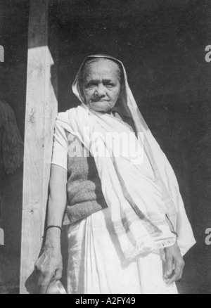 Kasturba Gandhi Frau von Mahatma Gandhi in Sewagram Ashram Wardha Maharashtra Indien 1939 Stockfoto