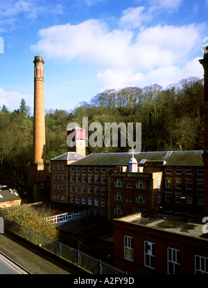 Ansicht von Masson Mill einer alten Baumwollspinnerei eingerichtet durch Richard Arkwright auf den Derwent River in der Nähe von Cromford in Derbyshire UK Stockfoto