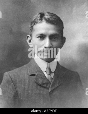 Junge Mahatma Gandhi in London England Vereinigtes Königreich Großbritannien 1909 in Mantel Jacke Anzug Hemd und Krawatte, alten Jahrgang 1900s Bild Stockfoto