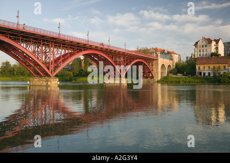 Slowenien, Steiermark, Maribor: Alte Maribor Brücke & Drau / Sonnenuntergang Stockfoto