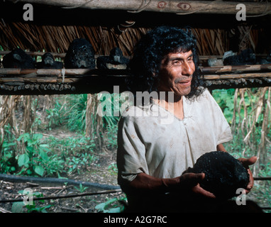 Nordamerika, Mexiko, Chiapas, Naha, Selva Lacandona. Die letzten Lacandon Maya-Schamanen. Stockfoto