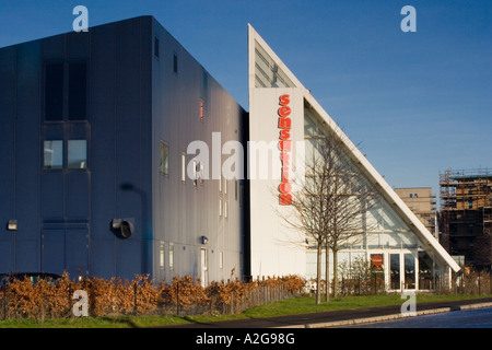 Science Center 'Sensation', die Exponate von alten und modernen Robotik und Biotech-Technologien in Dundee, Großbritannien Stockfoto