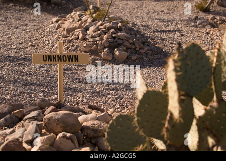 USA, Arizona, Grabstein: Amerikas Schießerei Hauptstadt! Historischen Boothill Graveyard interessante Cowboy Grabstein Stockfoto