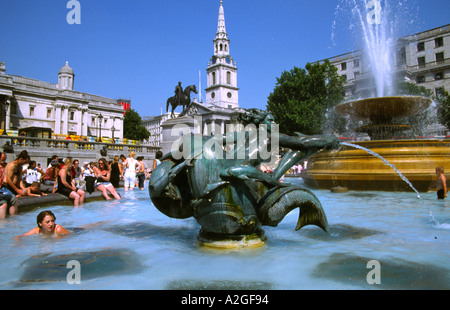 Trafalgar Square Hitzewelle 2003 - London Stockfoto