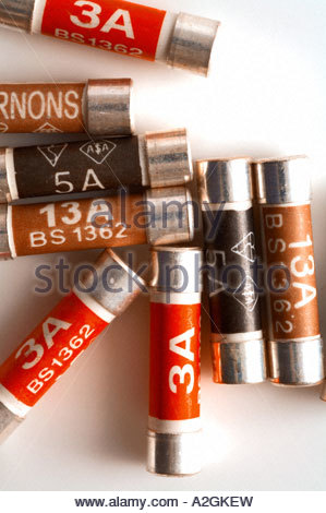 Drei, fünf und dreizehn Amp-Sicherungen Stockfoto