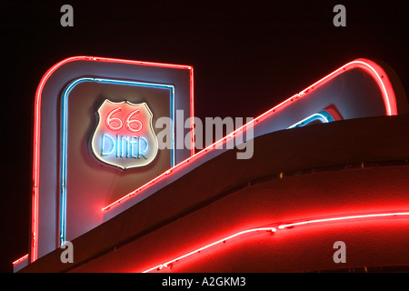 USA, New Mexico, Albuquerque: Leuchtreklame für Route 66 Diner an der Central Avenue / Rt.66 Innenstadt Stockfoto