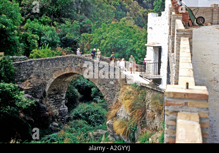 Die alte römische Brücke in Salares in der Nähe von Competa Andalusien Spanien Europa EU Stockfoto