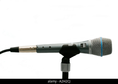 Mikrofon Shure Klassik Adler dynamische Studio Ausschnitt ausschneiden weißen Hintergrund Ko ausfallende elektro mechanisches Gerät Stockfoto