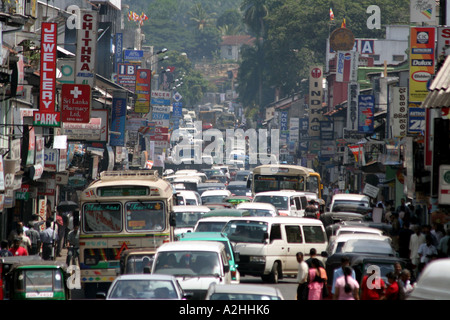 DS Senanayake Vidiya während der großen Kandy Esala Perahera, Kandy, Sri Lanka Stockfoto