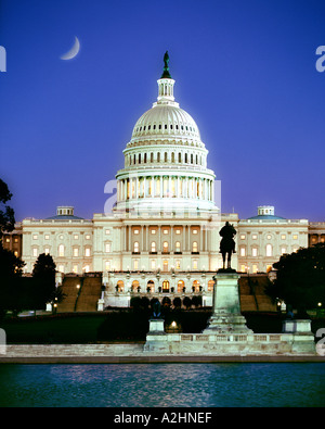 USA - WASHINGTON DC: Kapitol bei Nacht Stockfoto