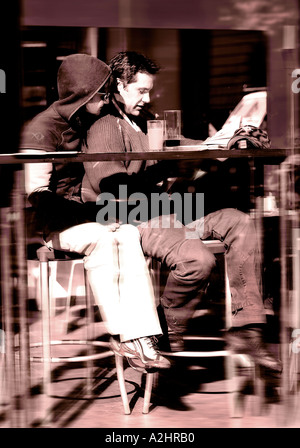 Kaffee BreakFocus, aktiv, Menschen, Aktivität, Vitalität, Action, Abenteuer, Eskapismus, Entscheidungen, Herausforderung, Horizontal, Reflexion Stockfoto