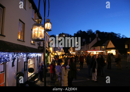 Dunster Candle-Light-Festival findet jedes Jahr am ersten Freitag & Samstag im Dezember statt. Stockfoto