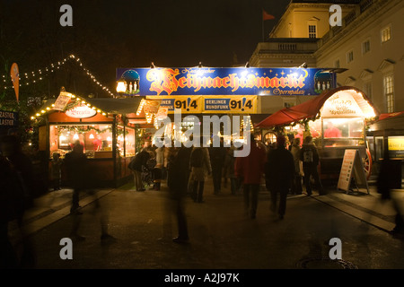 Eingang zum Weihnachtsmarkt am Opernpalais Berlin Deutschland Stockfoto