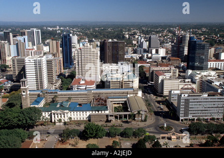 Kenia, Nairobi, Luftbild der Innenstadt mit dem Rathaus im Vordergrund, Bürogebäude, Hochhaus, urbane Afrika Stockfoto