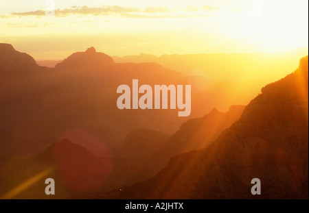 USA Arizona Grand Canyon National Park-Blick auf den Canyon vom Mather Point bei Sonnenaufgang Stockfoto