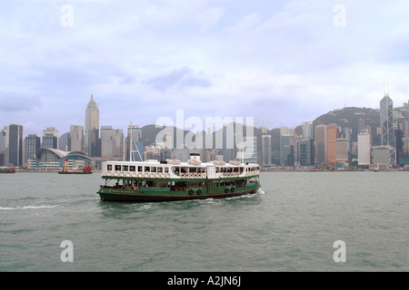 Ferry Kreuzung Victoria Hafen von Hong Kong Kowloon Seite. Stockfoto