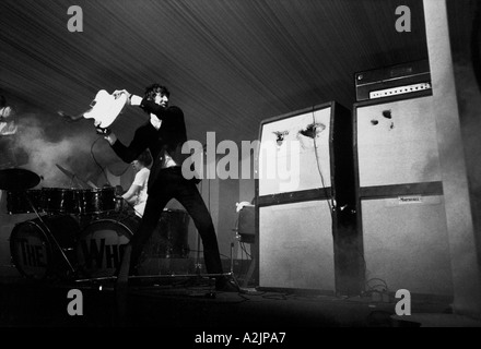 DIE WHO Pete Townshend zertrümmert Sie das Gerät an der Windsor Jazz Blues Festival Windsor Rennstrecke Samstag Juli 30. 19 Stockfoto