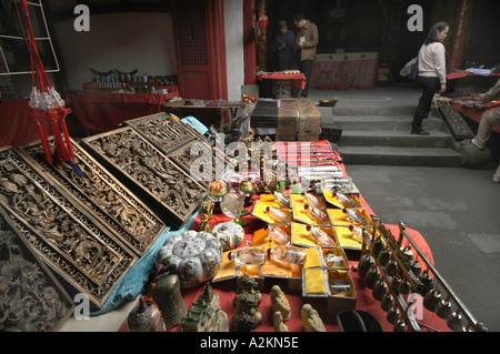 Hof mit Souvenir-Stand in der Shibaozhai-tempel Stockfoto